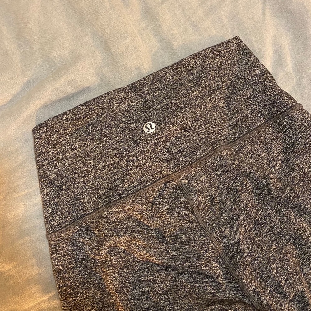 Lulu Wunder Under High Rise 7/8 Tight 25" (size 6) - Picture 4 of 9